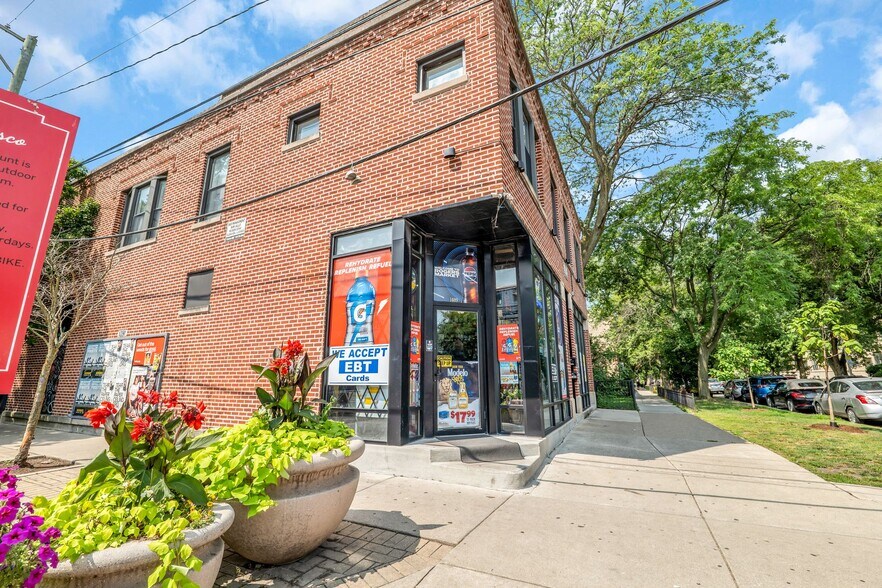 More Photos Of 1409-1411 W Lunt Ave, Chicago Storefront Retail Residential For Sale
