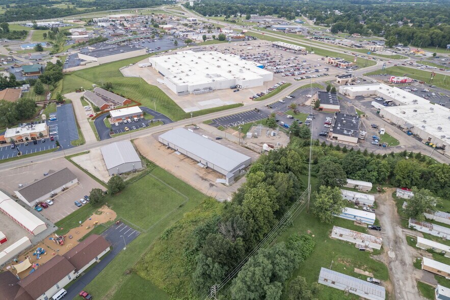 More Photos Of 650 Walton Dr, Farmington Storefront Retail Office For Sale