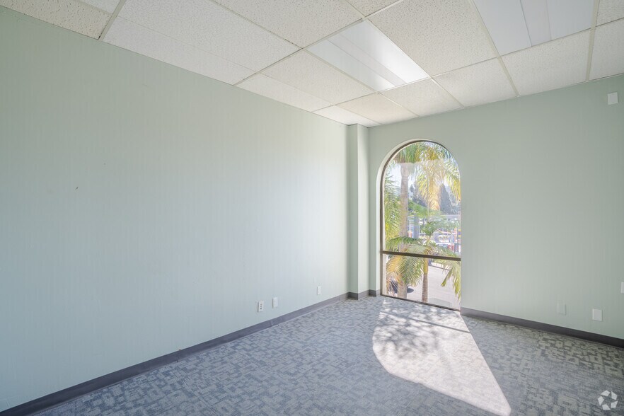 More Photos Of 7860 Mission Center Ct, San Diego Office For Lease
