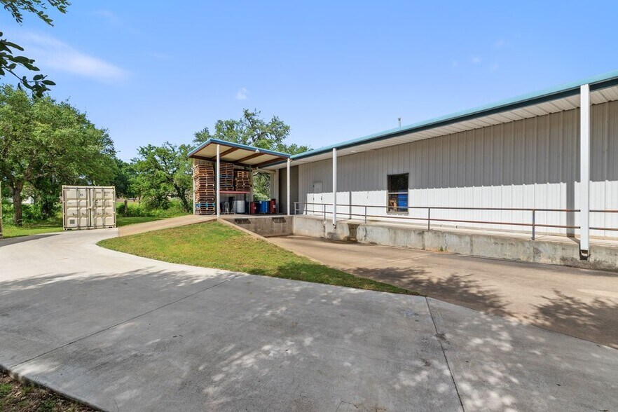 More Photos Of 101 John Kelly St, Burnet Industrial For Sale