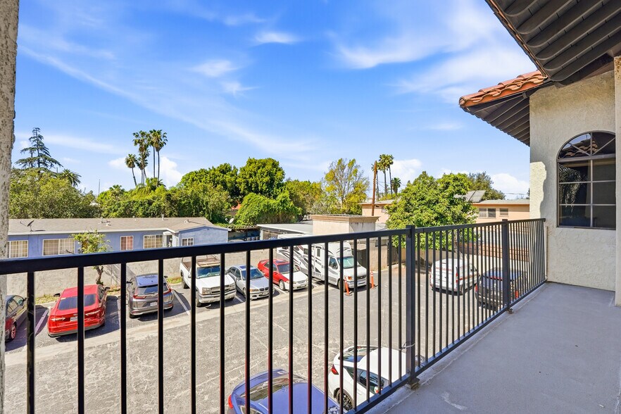 More Photos Of 902 N Grand Ave, Santa Ana Medical For Sale