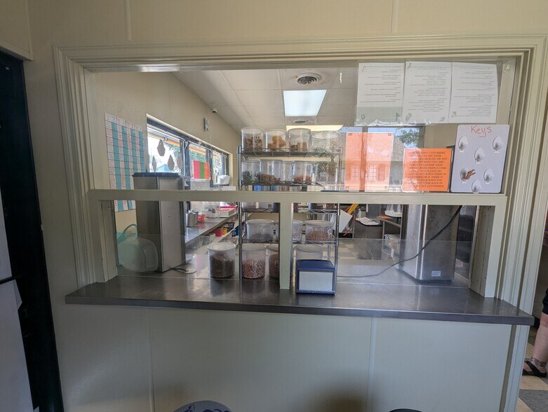 More Photos Of 1221 S Laramie, Peoria Freestanding For Sale