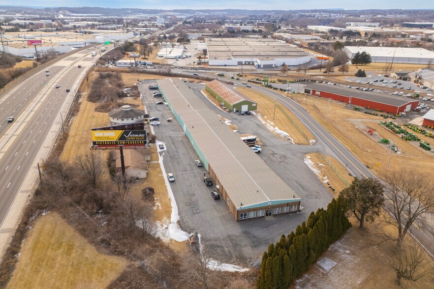 More Photos Of 6500 Chapmans Rd, Allentown Warehouse For Lease