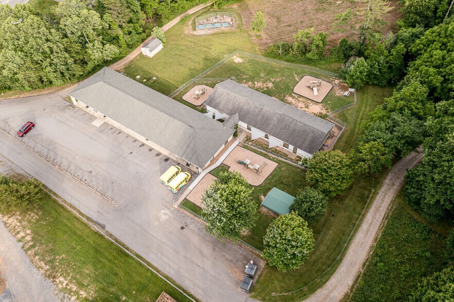 More Photos Of 2-6 Fairview Hills Dr, Fairview Daycare Center For Lease