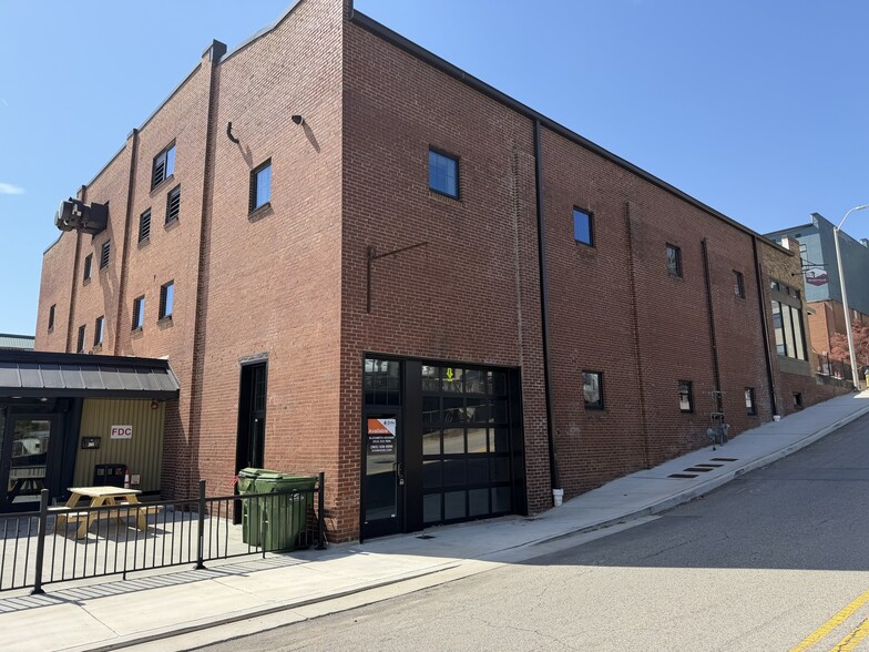 More Photos Of 201 S Court Street, Maryville General Retail For Lease