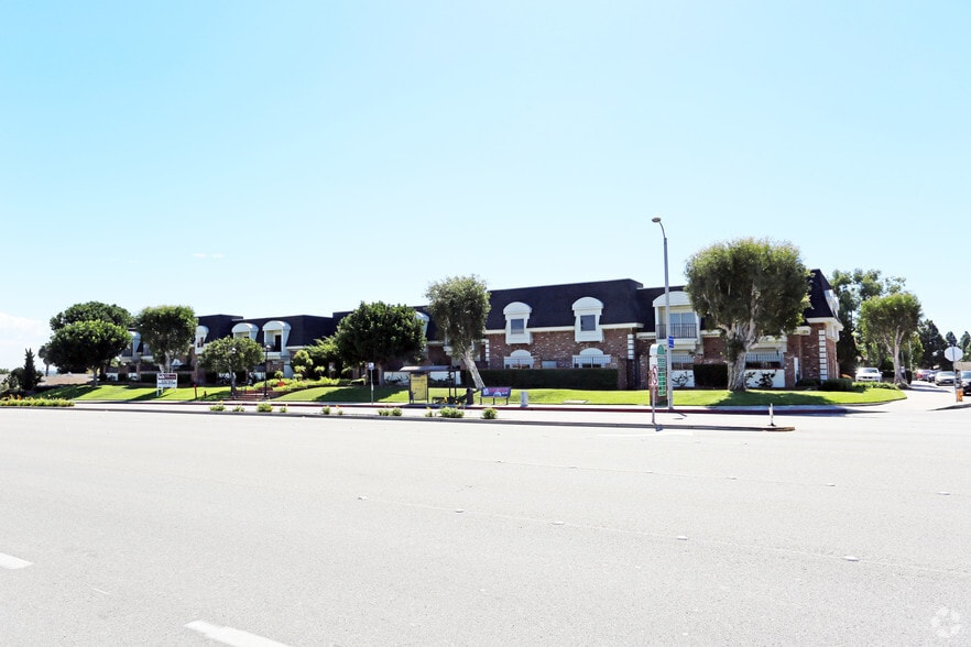 More Photos Of 5200 Warner Ave, Huntington Beach Office For Lease