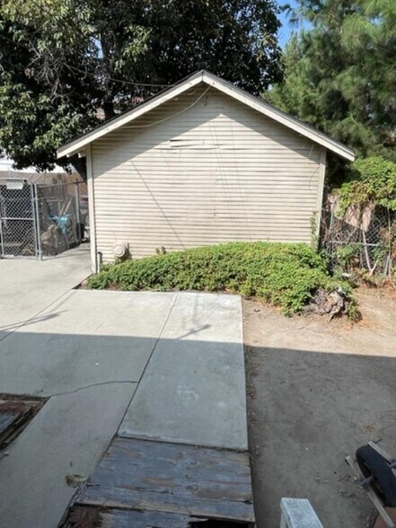 More Photos Of 1101 W Burbank Blvd, Burbank Office Residential For Lease