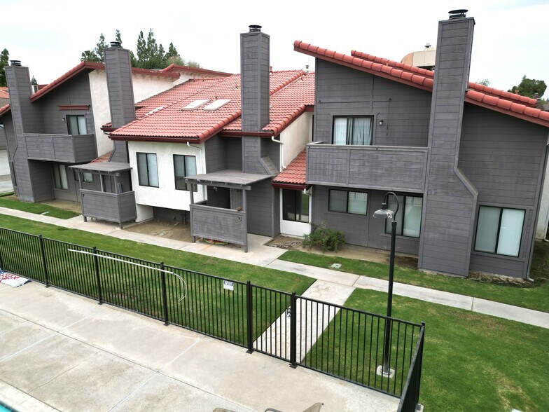 More Photos Of 2408 Gosford Rd, Bakersfield Apartments For Sale