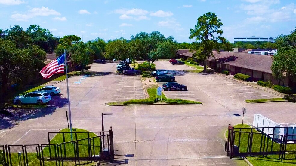 More Photos Of 7135 W Tidwell Rd, Houston Unknown For Lease