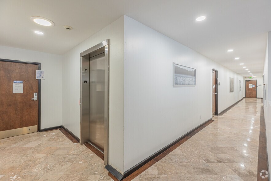 More Photos Of 22 W 35th St, National City Medical For Lease