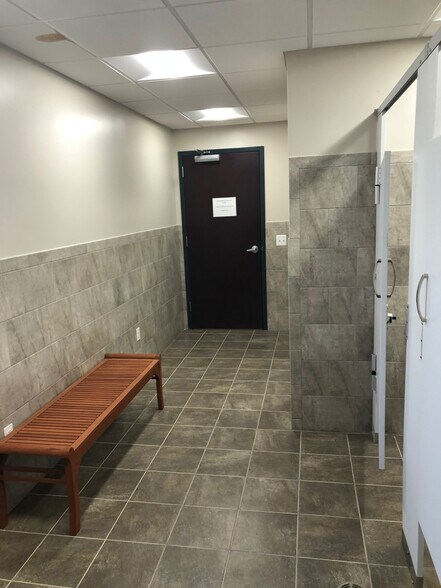 More Photos Of 1 Scobie Dr, Newburgh Office For Lease