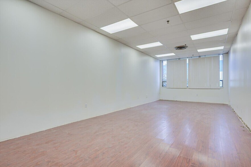 More Photos Of 3461 S Clinton Ave, South Plainfield Manufacturing For Lease