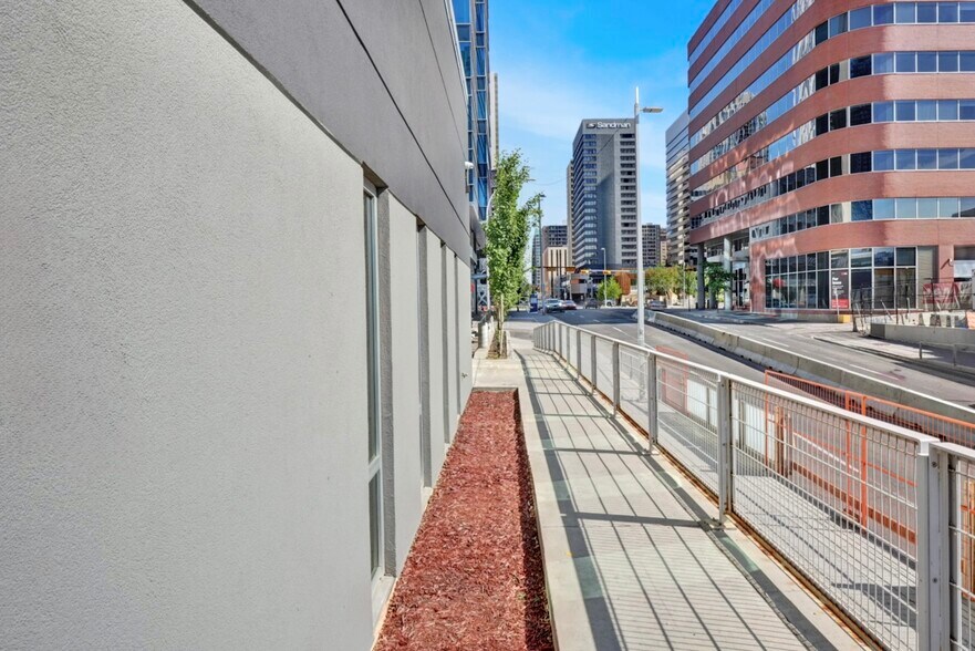 More Photos Of 902 9th Ave SW, Calgary Medical For Lease
