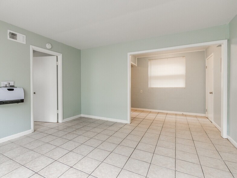 More Photos Of 506 SW 24th St, Oklahoma City Apartments For Sale