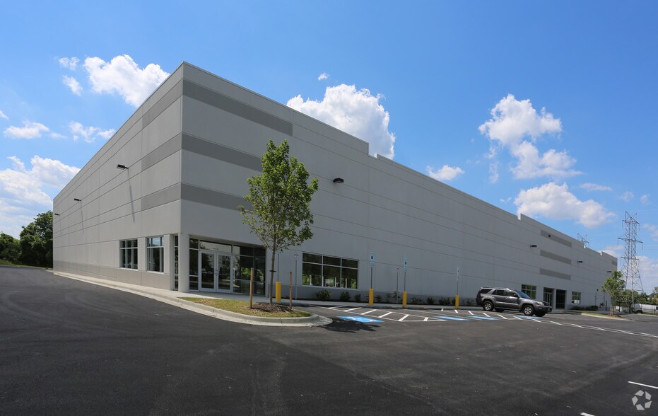 More Photos Of 1001 Hampton Park Blvd, Capitol Heights Warehouse For Lease