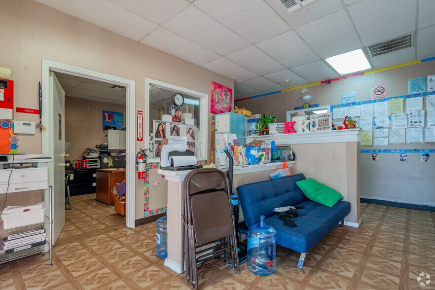 More Photos Of 4801-4809 Lakebend West Dr, San Antonio Freestanding For Sale