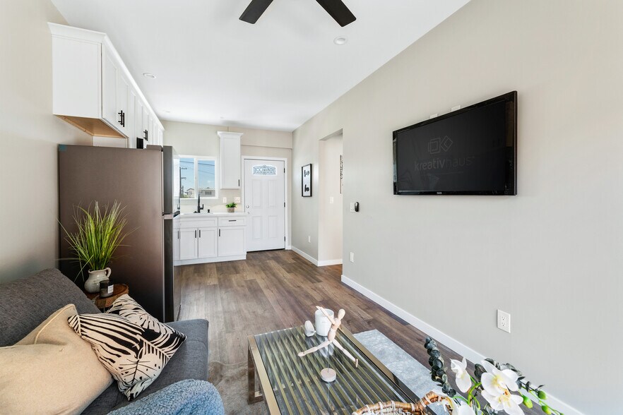More Photos Of 4924-4926 Iroquois Ave, San Diego Specialty For Sale