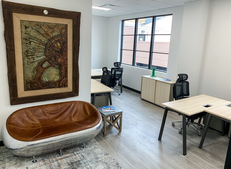 More Photos Of 136 4th St N, Saint Petersburg Coworking Space