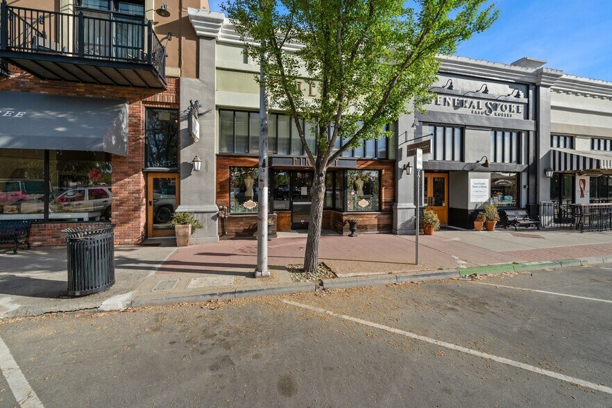 More Photos Of 1211 Pine St, Paso Robles Storefront For Lease