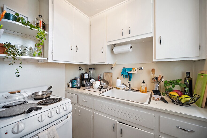 More Photos Of 1518 N Wahsatch Ave, Colorado Springs Apartments For Sale