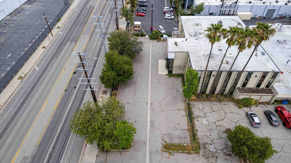 More Photos Of 9036 Winnetka Ave, Northridge Loft Creative Space For Lease