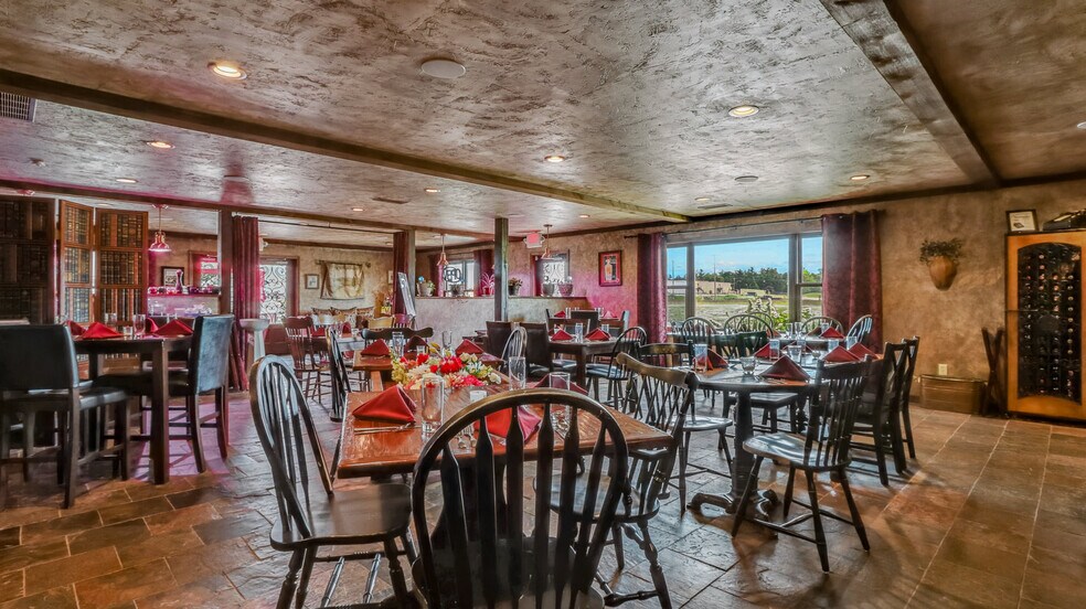 More Photos Of 1114 N Bluebird Rd, Eagle River Bar For Sale