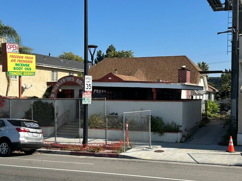 Primary Photo Of 5026 Crenshaw Blvd, Los Angeles Restaurant For Sale