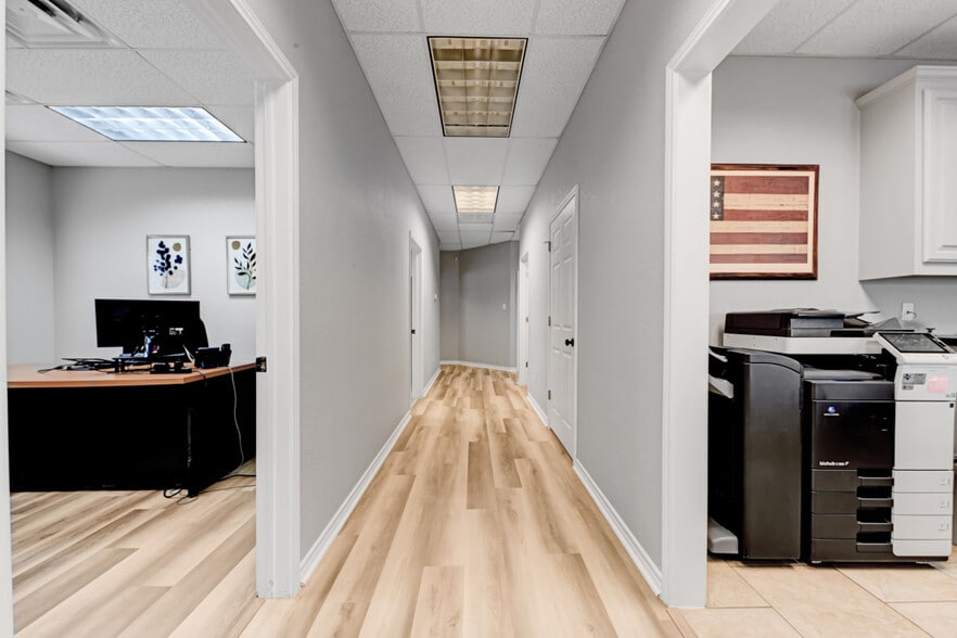 More Photos Of 1492 S Seguin Ave, New Braunfels Medical For Lease