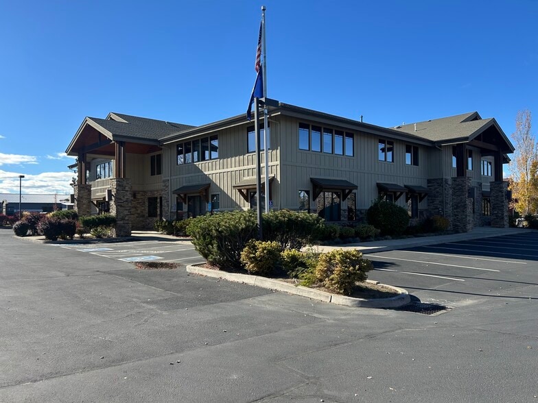 More Photos Of 525 SW Umatilla St, Redmond Office For Lease
