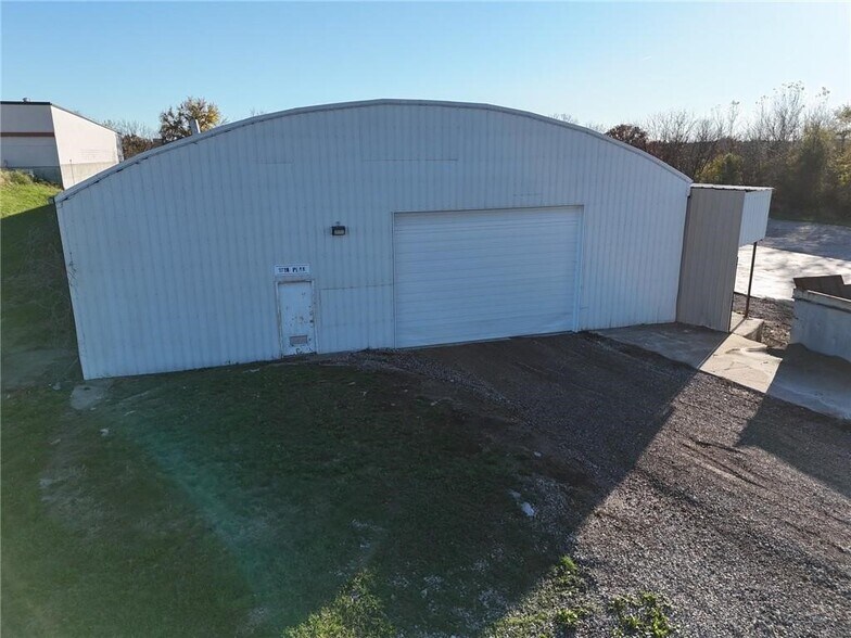 More Photos Of 3724 Pear St, Saint Joseph Warehouse For Sale