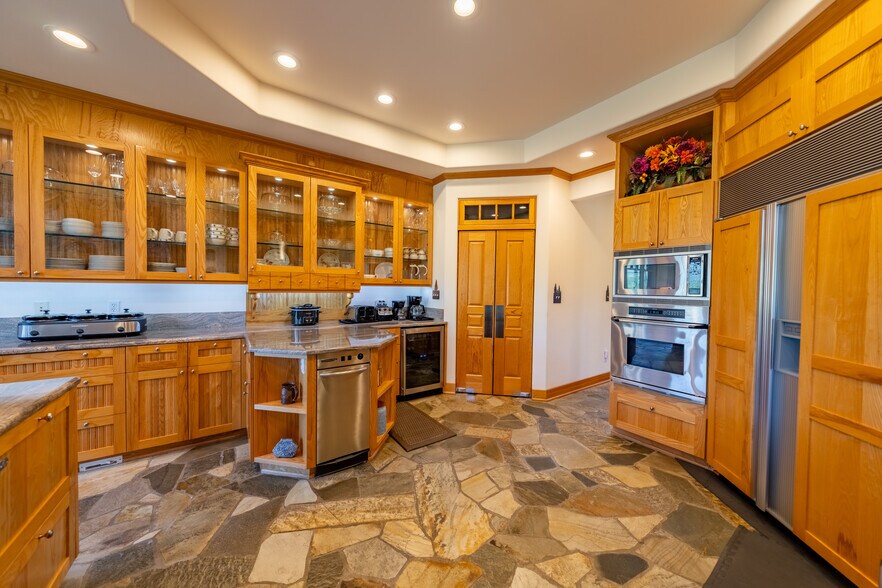 More Photos Of 135 Squire Ln S, Trout Creek Hospitality For Sale