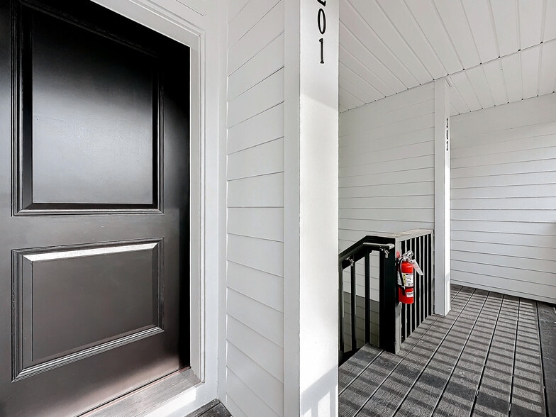 More Photos Of 9556 Hood Rd, Jacksonville Apartments For Sale