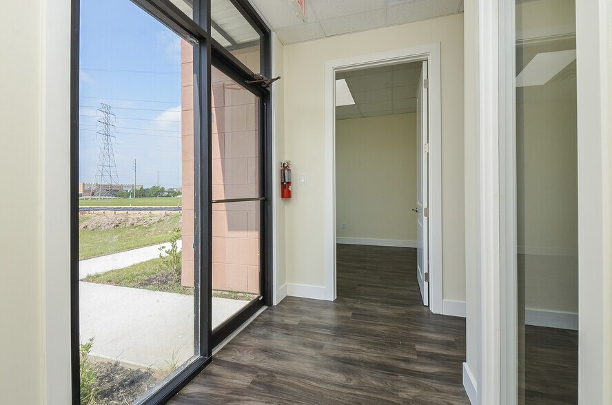 More Photos Of 3107 Elrod Rd, Katy Unknown For Lease