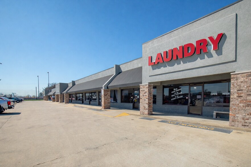 More Photos Of 3361 Fehling Rd, Granite City Storefront Retail Office For Sale