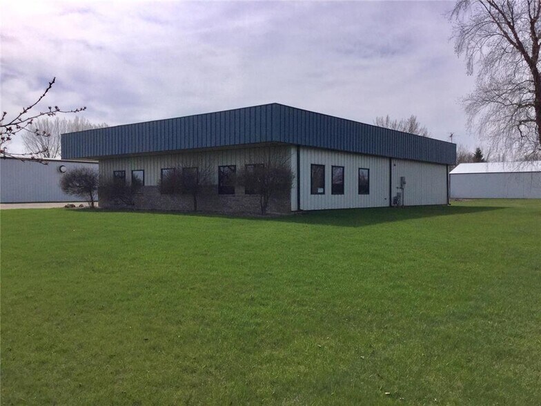 More Photos Of 2400 Myers Rd, Albert Lea Warehouse For Sale