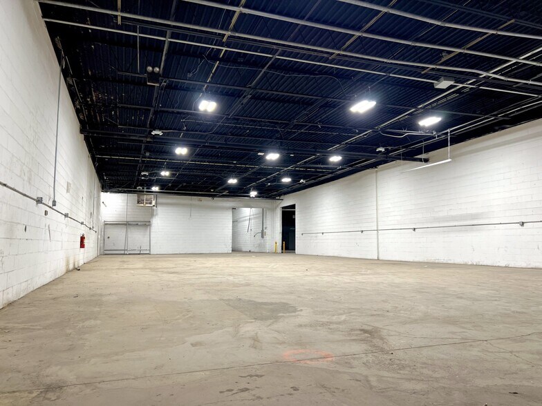 More Photos Of 18-38 Garvies Point Rd, Glen Cove Warehouse For Lease