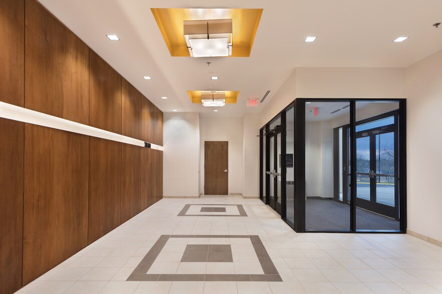 More Photos Of 20400 Century Blvd, Germantown Office For Lease