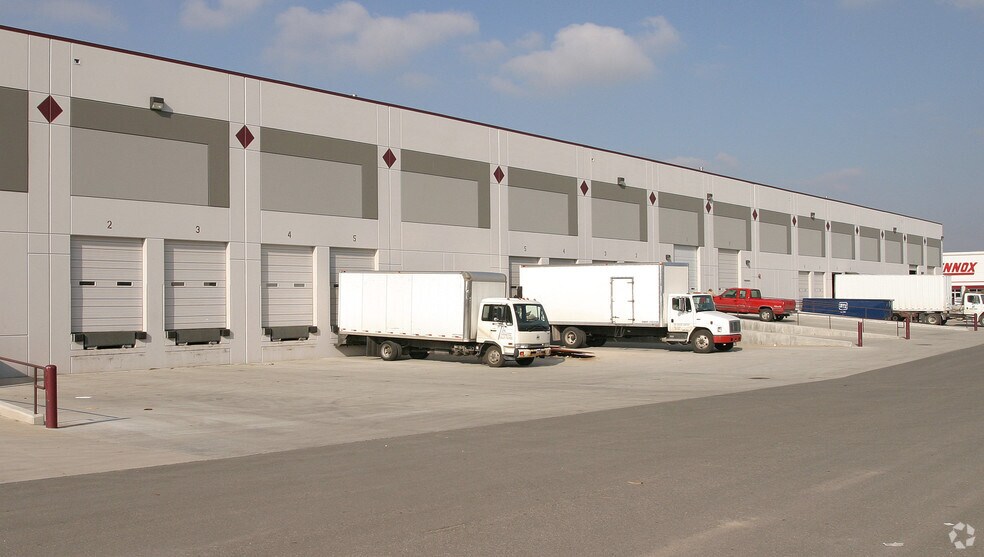 More Photos Of 2817-2839 S 1030 W, Salt Lake City Warehouse For Lease