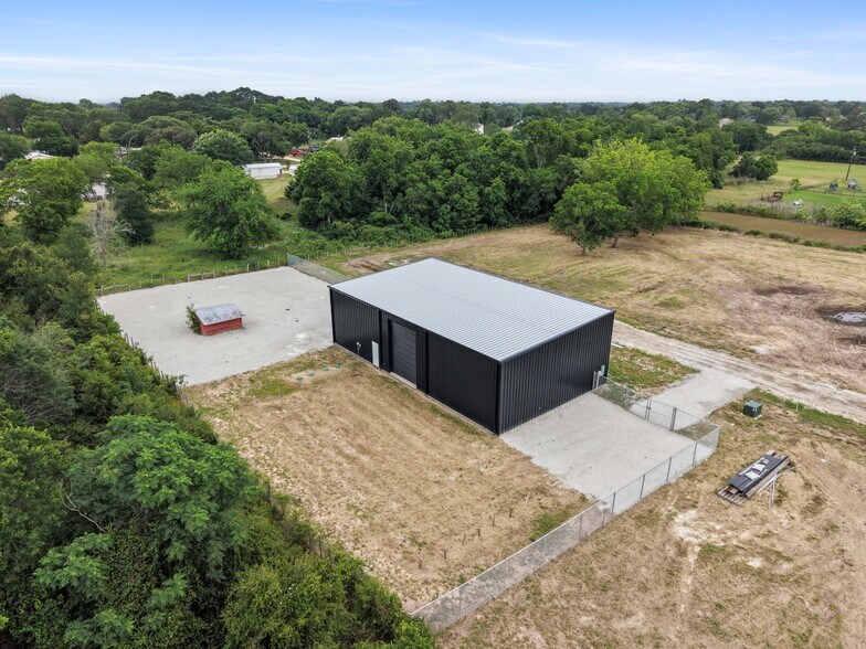 More Photos Of Millican-Cutt Off rd, Navasota Warehouse For Lease