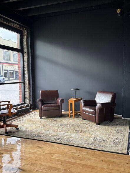 More Photos Of 203 Ellis St, Kewaunee Office For Sale