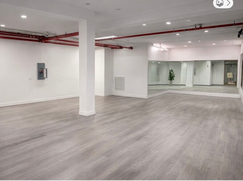 More Photos Of 250 E 49th St, New York Apartments For Lease