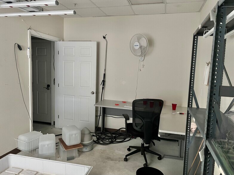 More Photos Of 2482 Progress Dr, Redding Manufacturing For Sale