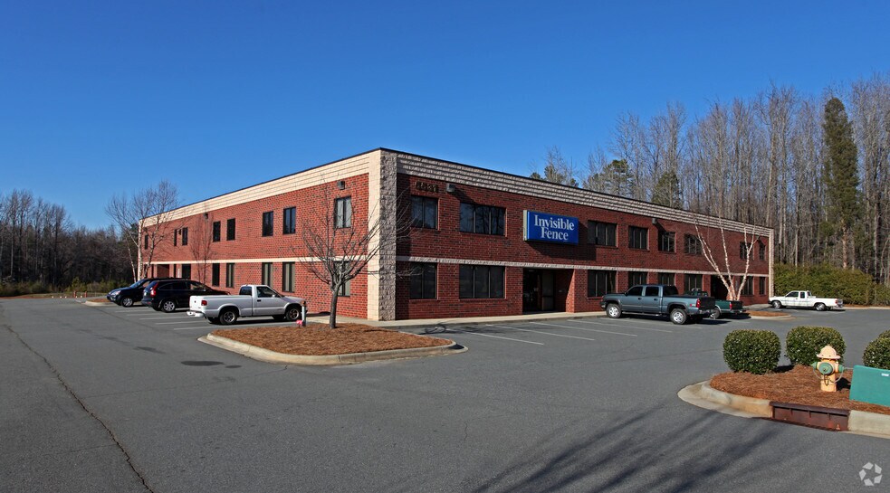 More Photos Of 5531 Equipment Dr, Charlotte Light Distribution For Lease