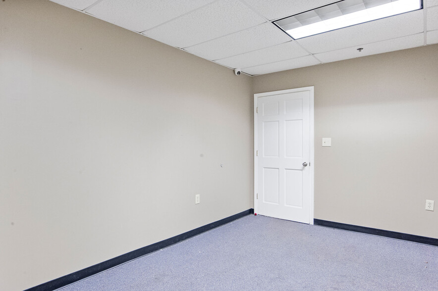 More Photos Of 2153 Lejeune Blvd, Jacksonville Freestanding For Sale