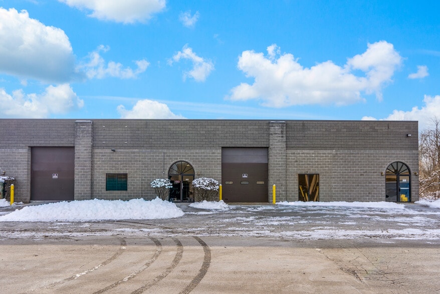 More Photos Of 34 Patria Rd, South Windsor Flex For Lease