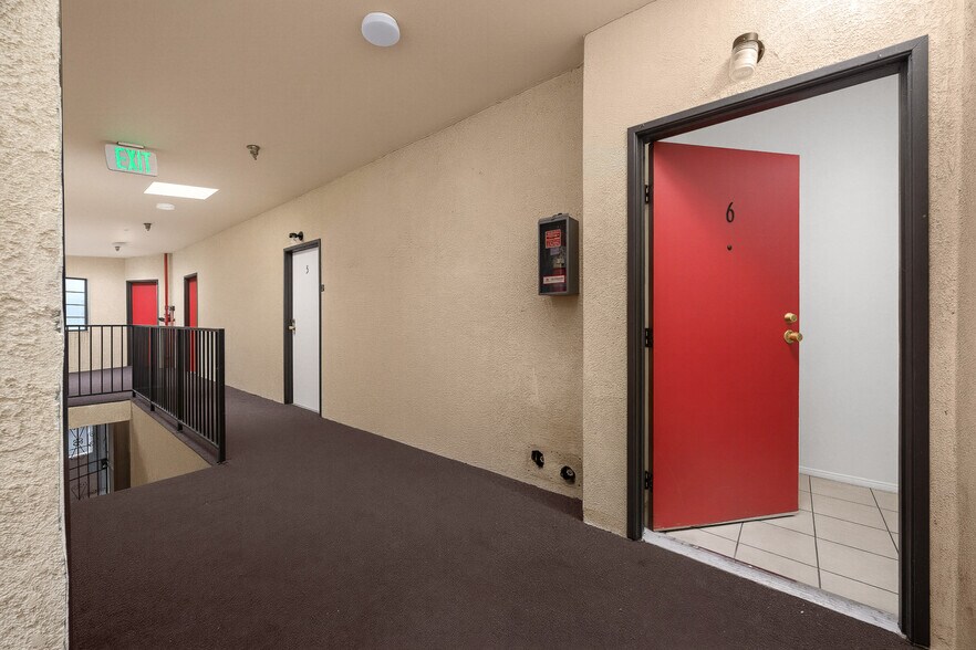 More Photos Of 2104 Mozart St, Los Angeles Apartments For Sale
