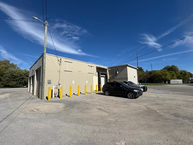 More Photos Of 1075 Lebanon Rd, Danville Warehouse For Lease