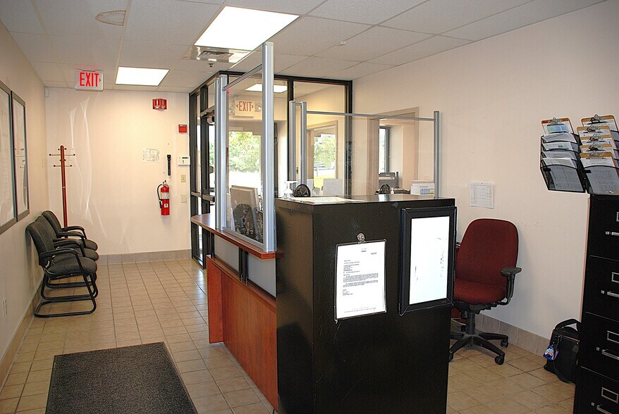 More Photos Of 625 Willow Springs Ln, York Warehouse For Lease