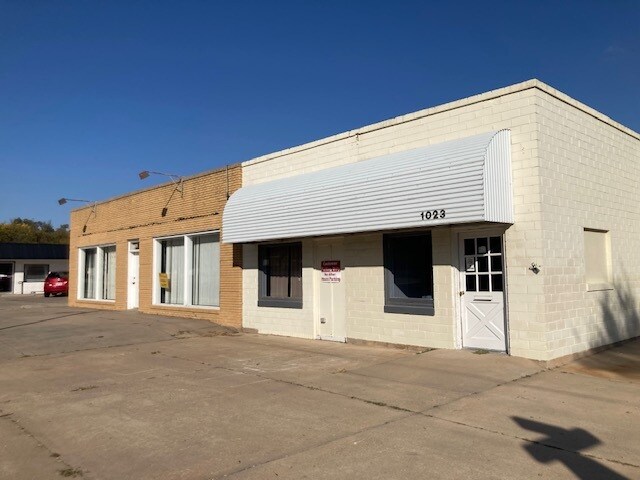 Primary Photo Of 1021 S Main St, Mcpherson General Retail For Sale