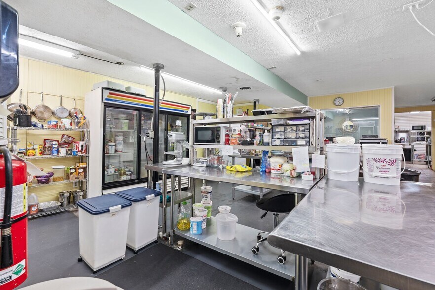 More Photos Of 808 Bypass Rd, Winchester Freestanding For Sale